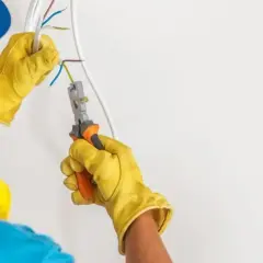 Co to jest elektryka? Zrozumienie podstawowych zasad i znaczenia