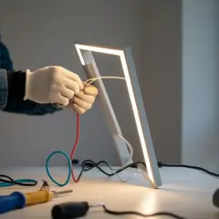Jak uziemić komputer, aby uniknąć problemów z elektrycznością