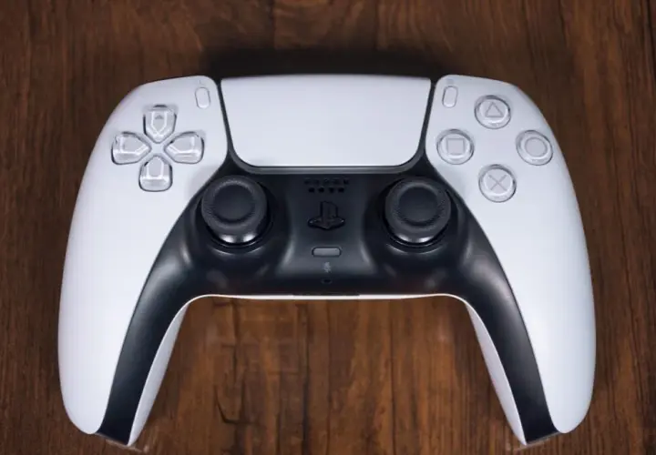Ile prądu zużywa PlayStation 5? Sprawdź koszty i oszczędzaj energię!