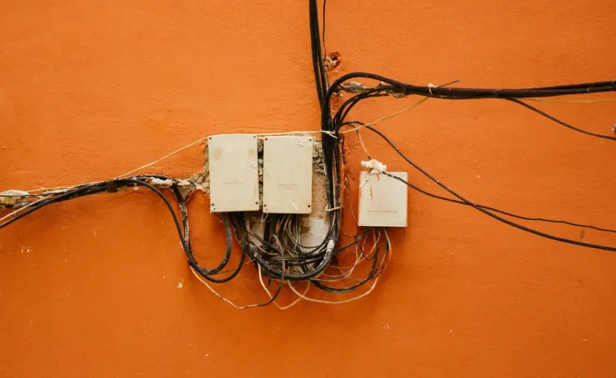 Jak zrobić uziemienie w starej instalacji, aby uniknąć zagrożeń elektrycznych