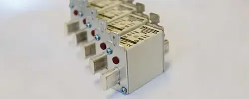 Do czego służy bezpiecznik i jak chroni Twoje urządzenia elektryczne