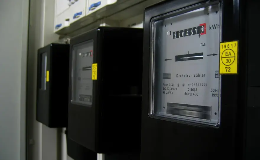 Jak 500w przelicza się na kwh? Zaskakujące fakty o energii