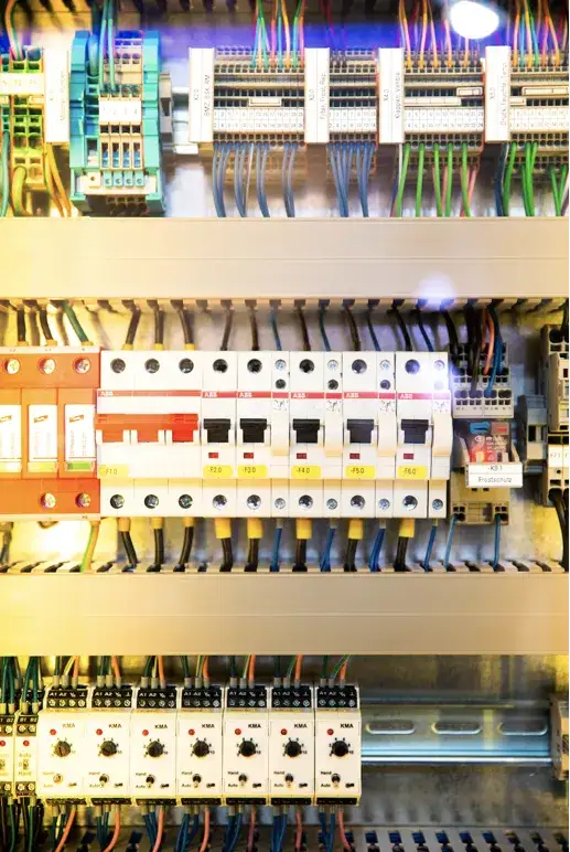 Zdjęcie Jak działają bezpieczniki elektryczne i jak uniknąć awarii w domu?